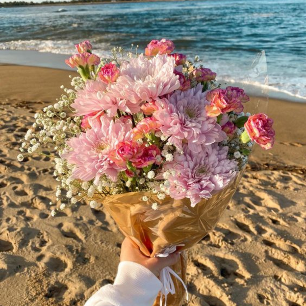 Valentine’s Bouquet Building with Pura Vida