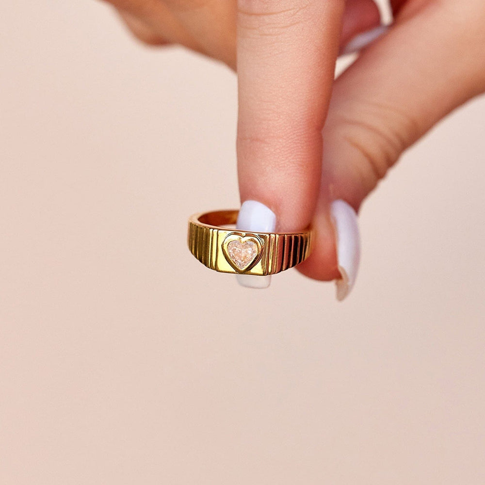 Wide Ribbed Heart Ring 2
