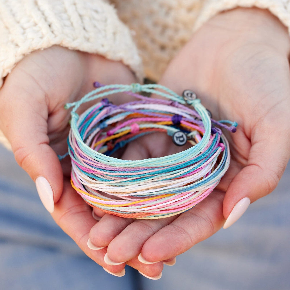 669 Friendship Bracelets Stock Photos, High-Res Pictures, and Images -  Getty Images